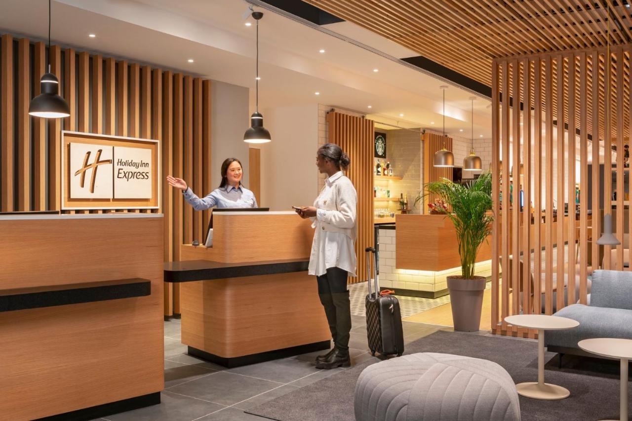 Holiday Inn Express - Marne-La-Vallee Val D'Europe By Ihg Байи-Романвилие Екстериор снимка