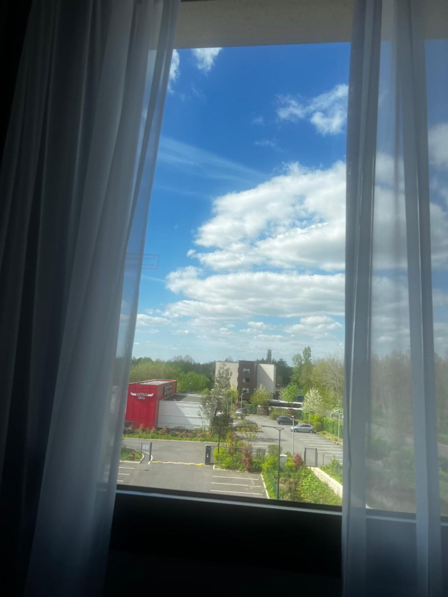 Holiday Inn Express - Marne-La-Vallee Val D'Europe By Ihg Байи-Романвилие Екстериор снимка